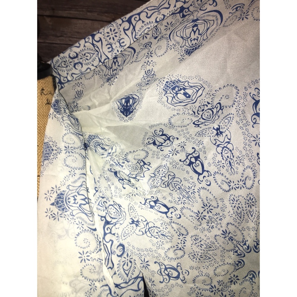 🧣White Scarf - Picture 3 of 3